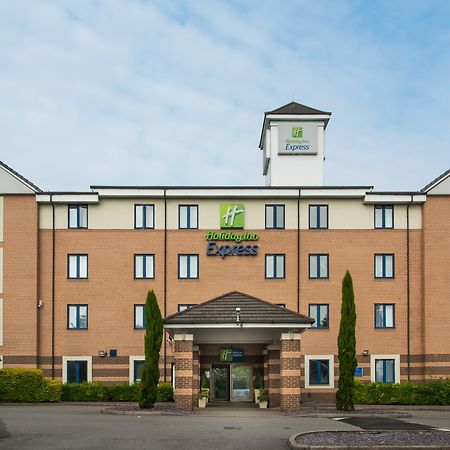 Holiday Inn Express London - Dartford By Ihg Bagian luar foto