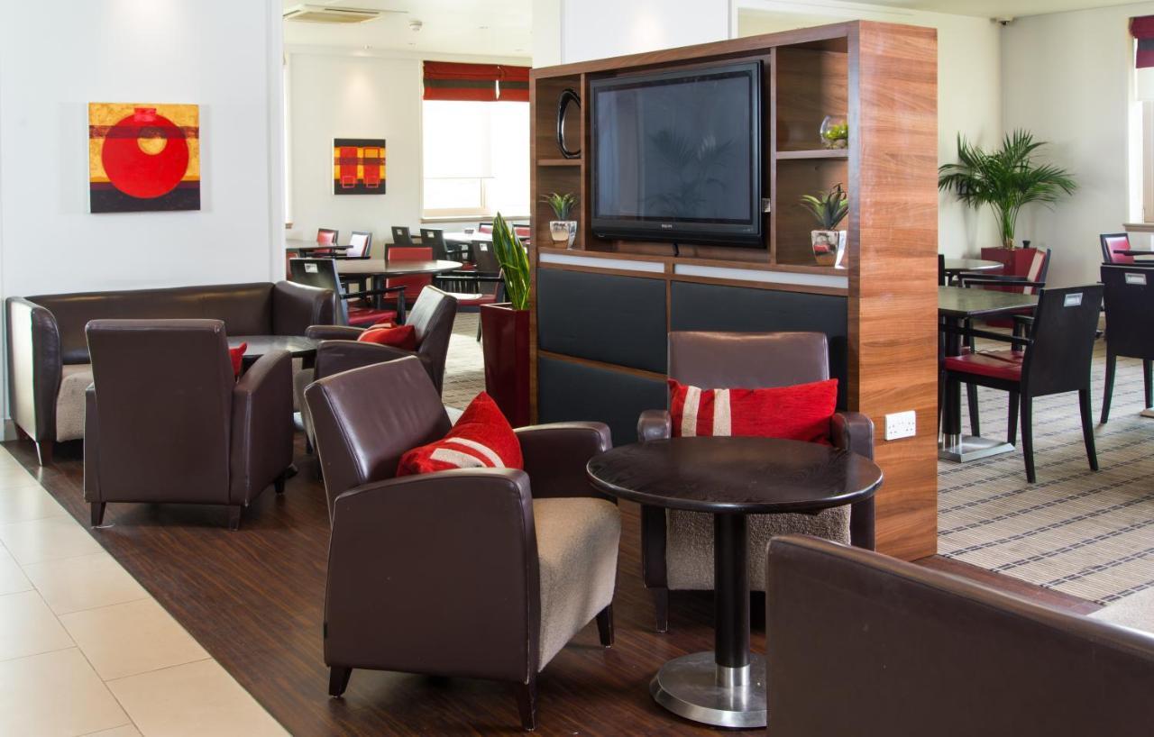 Holiday Inn Express London - Dartford By Ihg Bagian luar foto