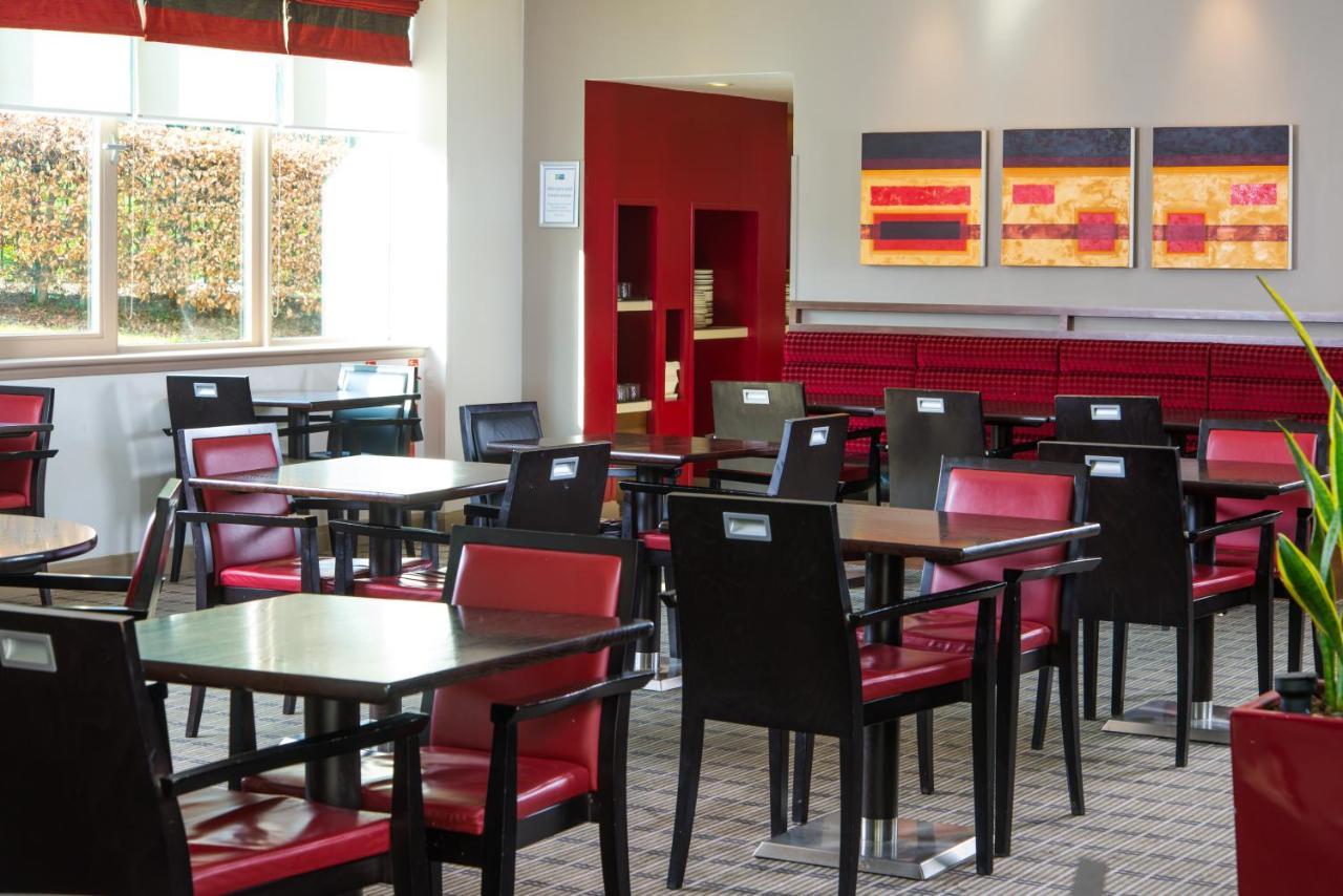Holiday Inn Express London - Dartford By Ihg Bagian luar foto