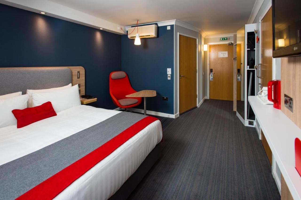 Holiday Inn Express London - Dartford By Ihg Bagian luar foto