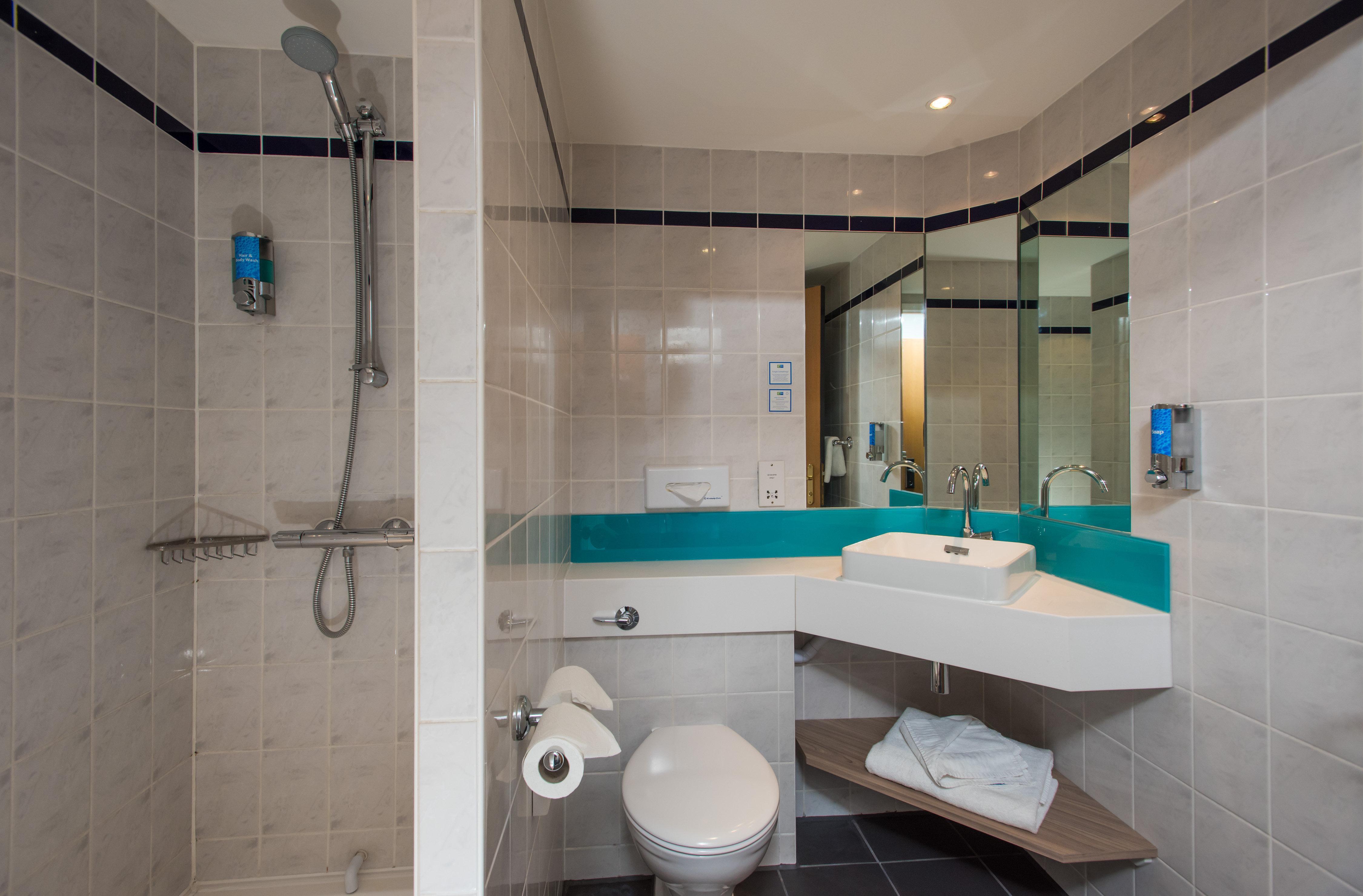 Holiday Inn Express London - Dartford By Ihg Bagian luar foto