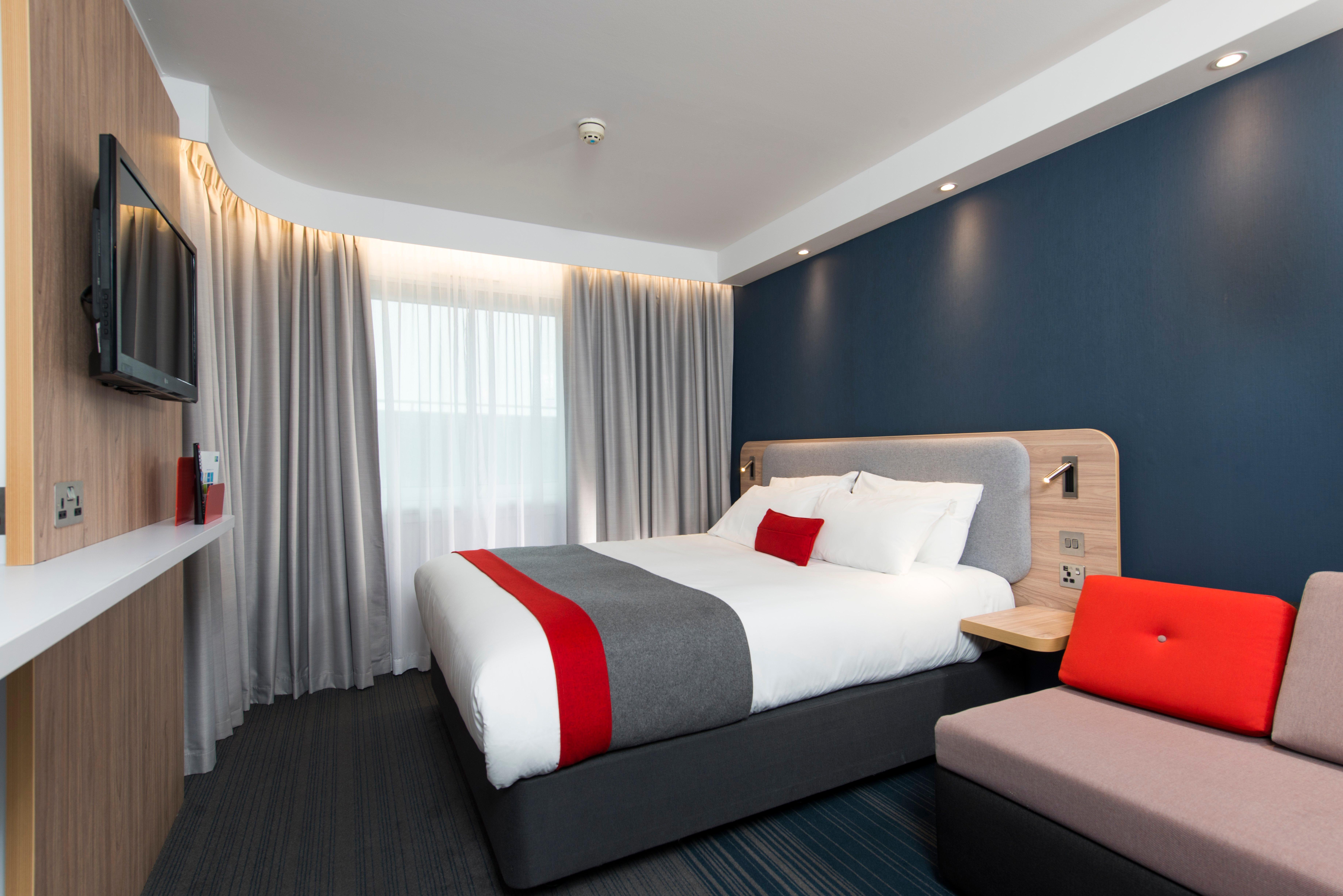 Holiday Inn Express London - Dartford By Ihg Bagian luar foto