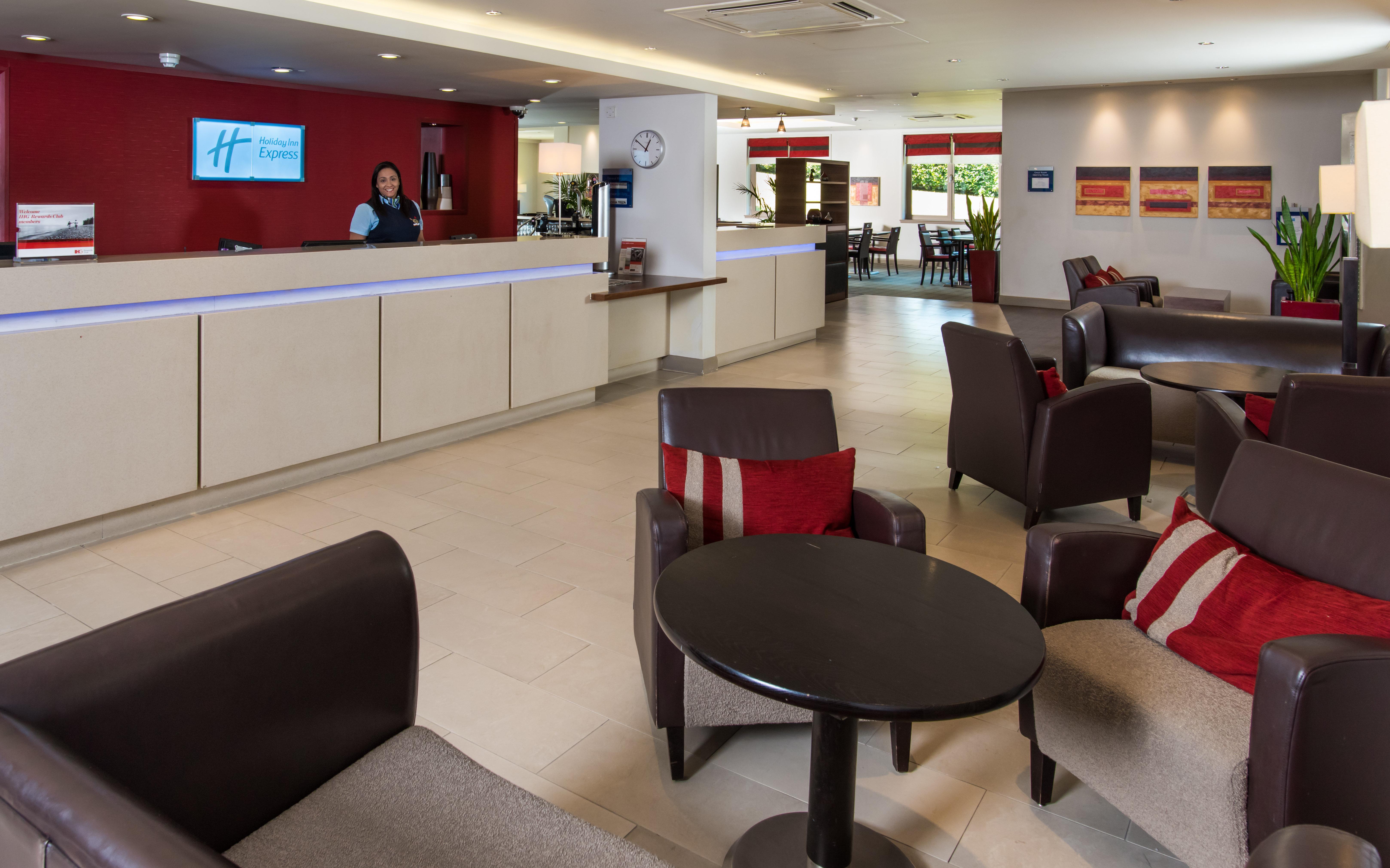 Holiday Inn Express London - Dartford By Ihg Bagian luar foto