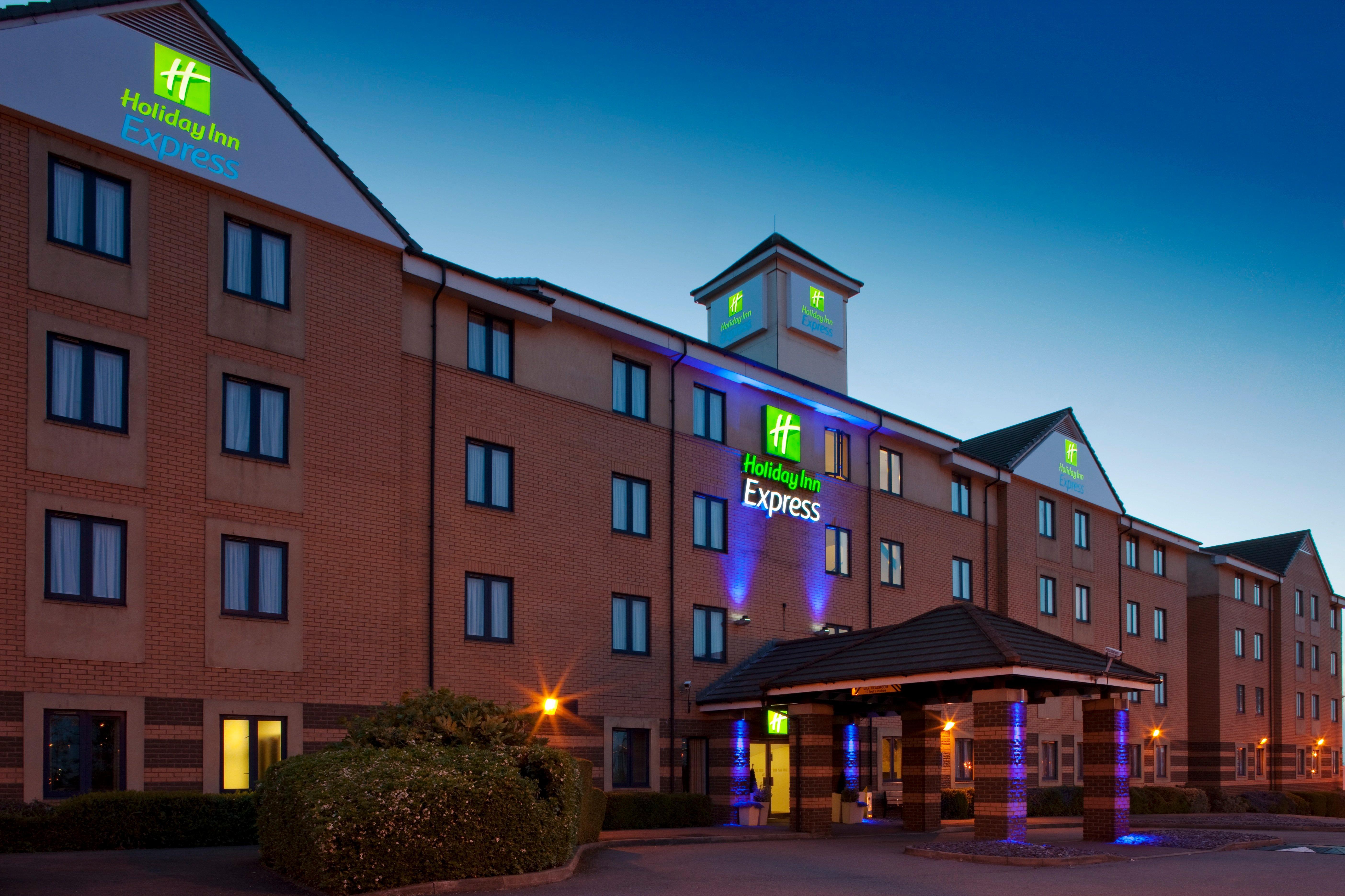 Holiday Inn Express London - Dartford By Ihg Bagian luar foto