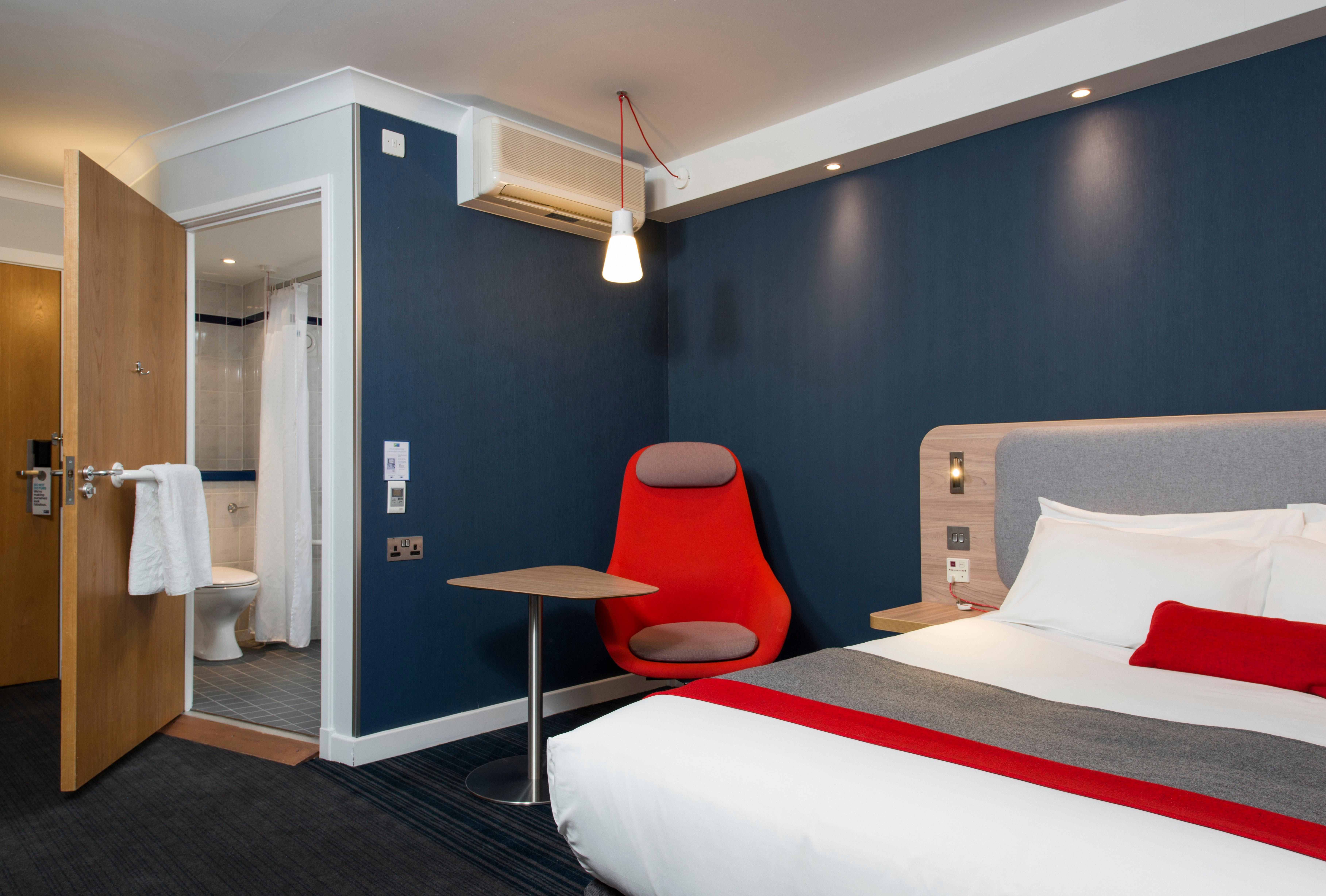 Holiday Inn Express London - Dartford By Ihg Bagian luar foto
