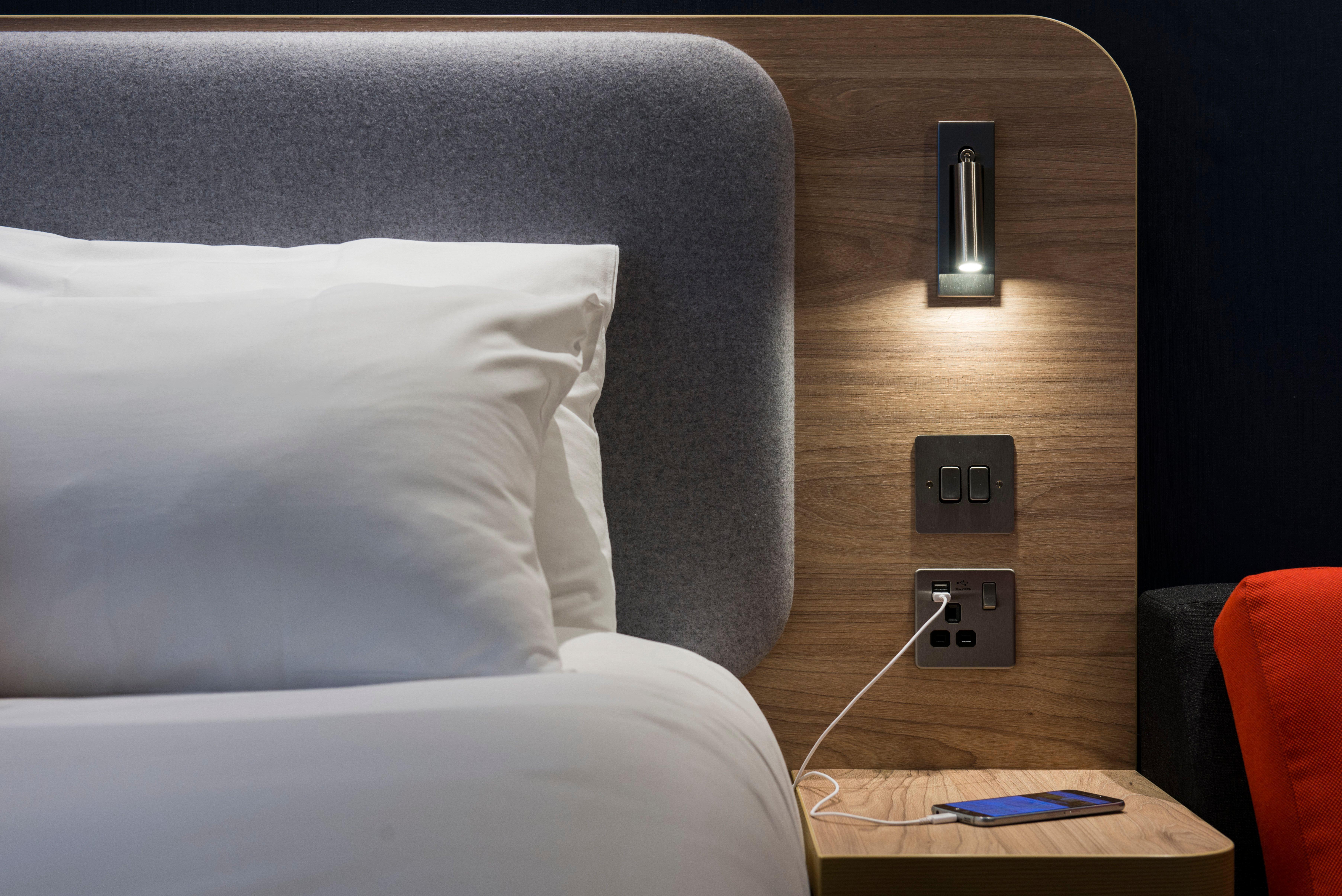 Holiday Inn Express London - Dartford By Ihg Bagian luar foto