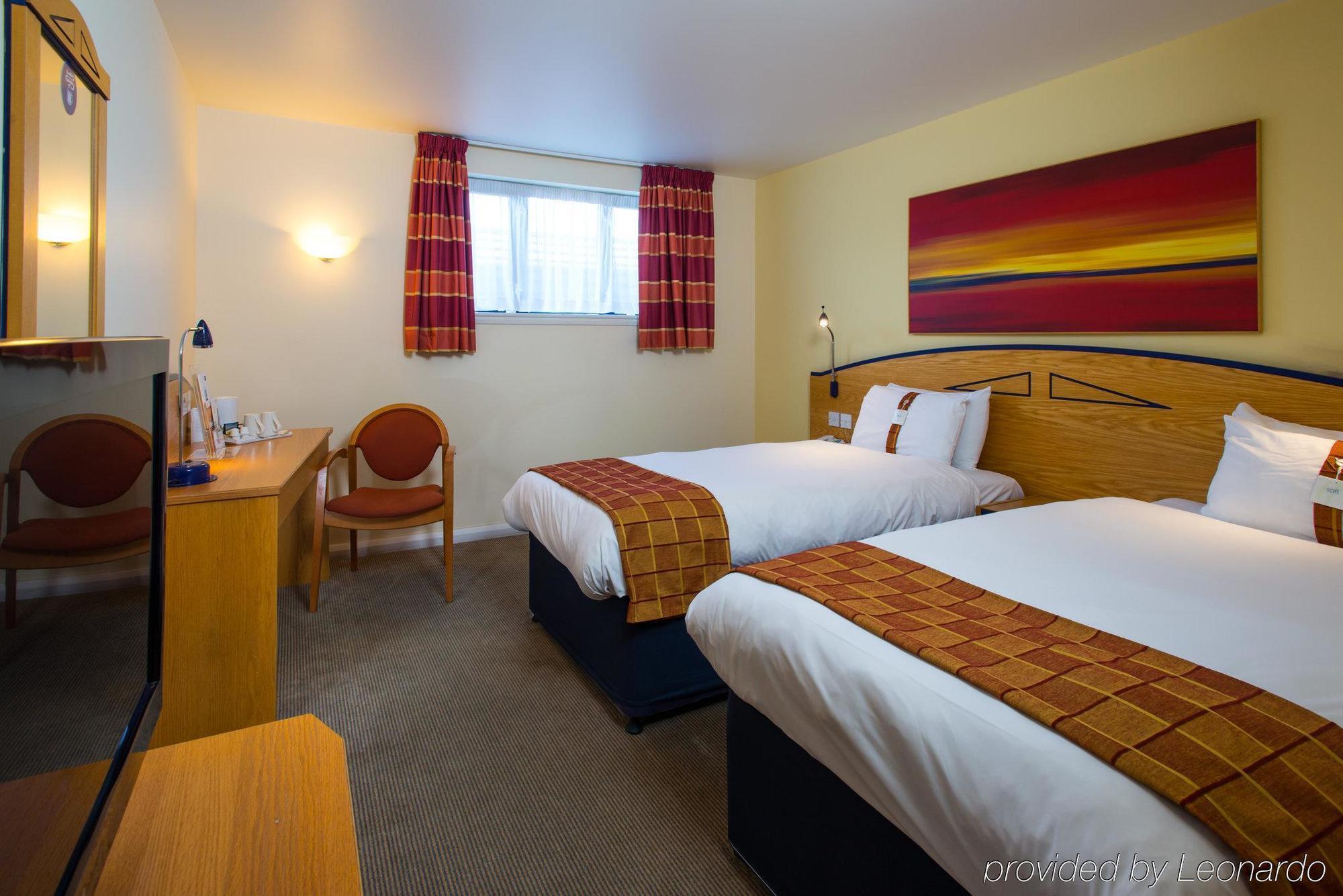 Holiday Inn Express London - Dartford By Ihg Bagian luar foto