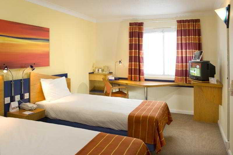 Holiday Inn Express London - Dartford By Ihg Bagian luar foto