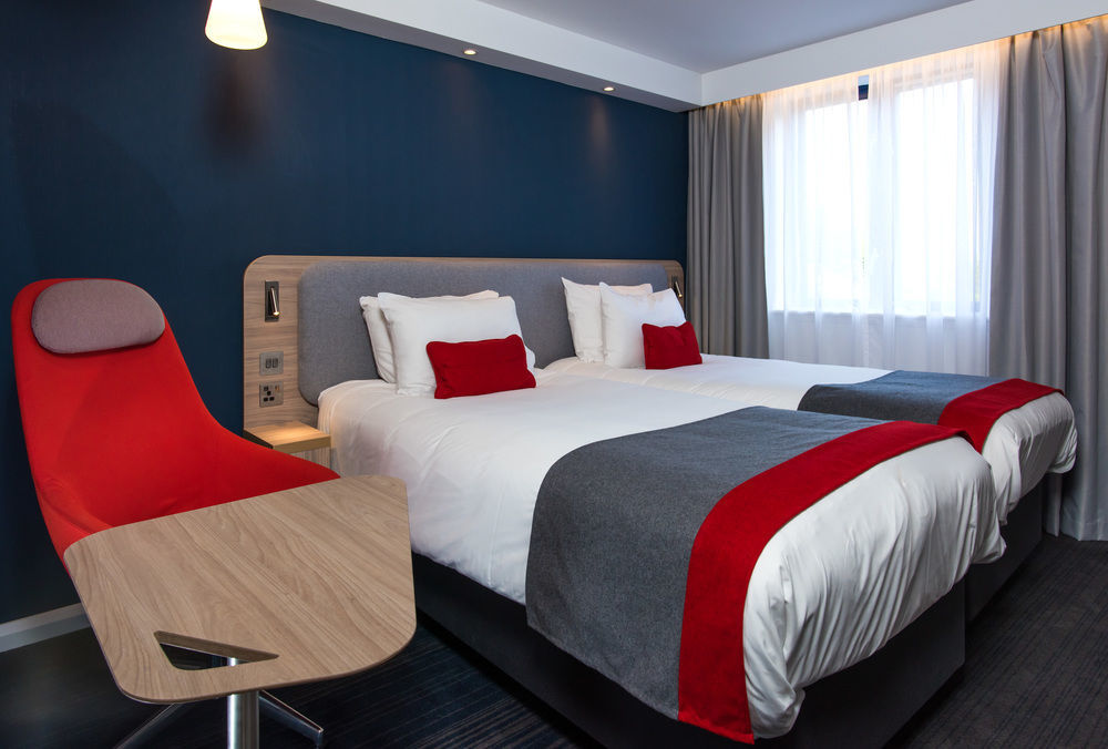 Holiday Inn Express London - Dartford By Ihg Bagian luar foto