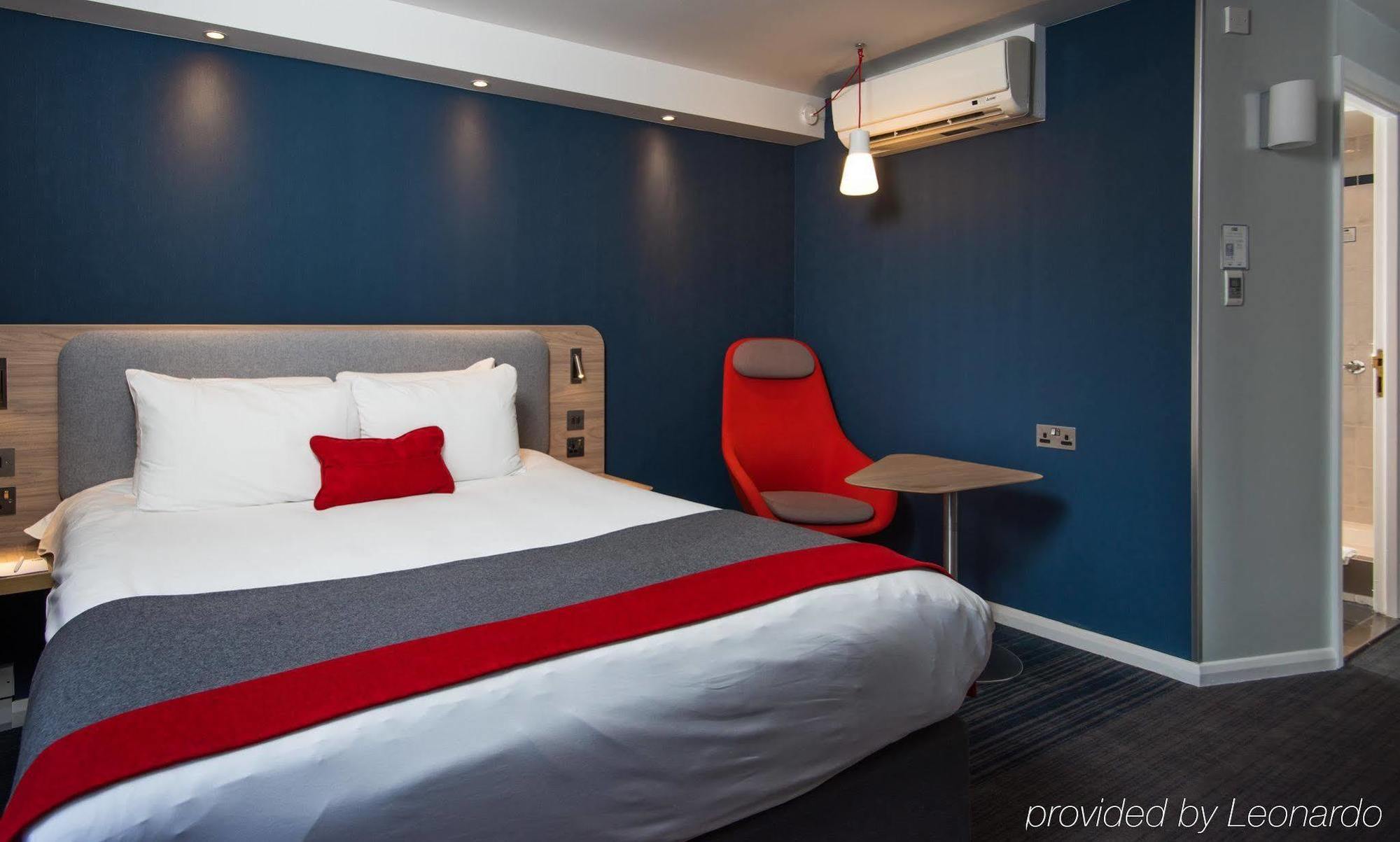 Holiday Inn Express London - Dartford By Ihg Bagian luar foto