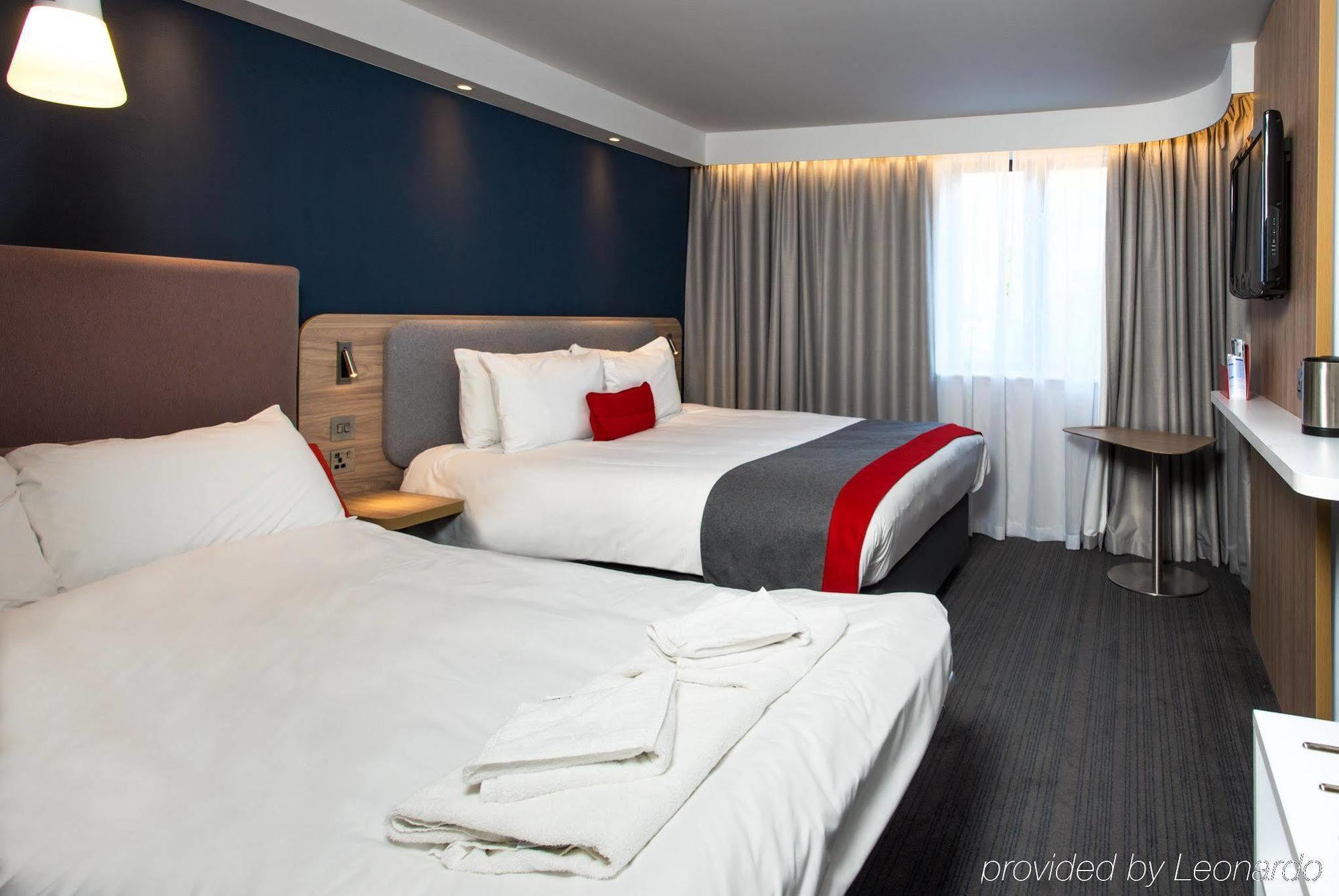 Holiday Inn Express London - Dartford By Ihg Bagian luar foto