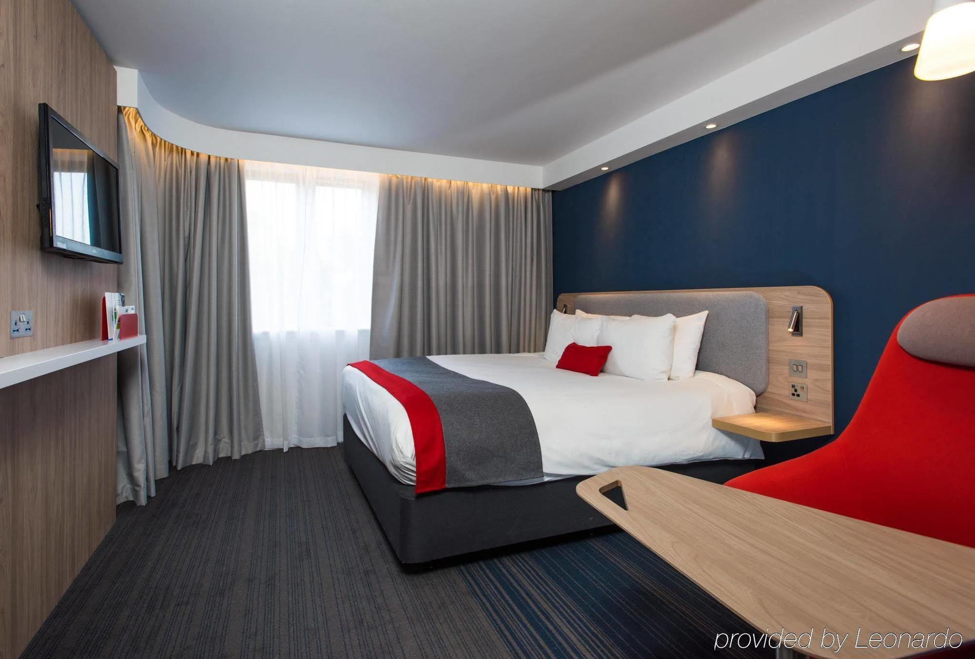 Holiday Inn Express London - Dartford By Ihg Bagian luar foto