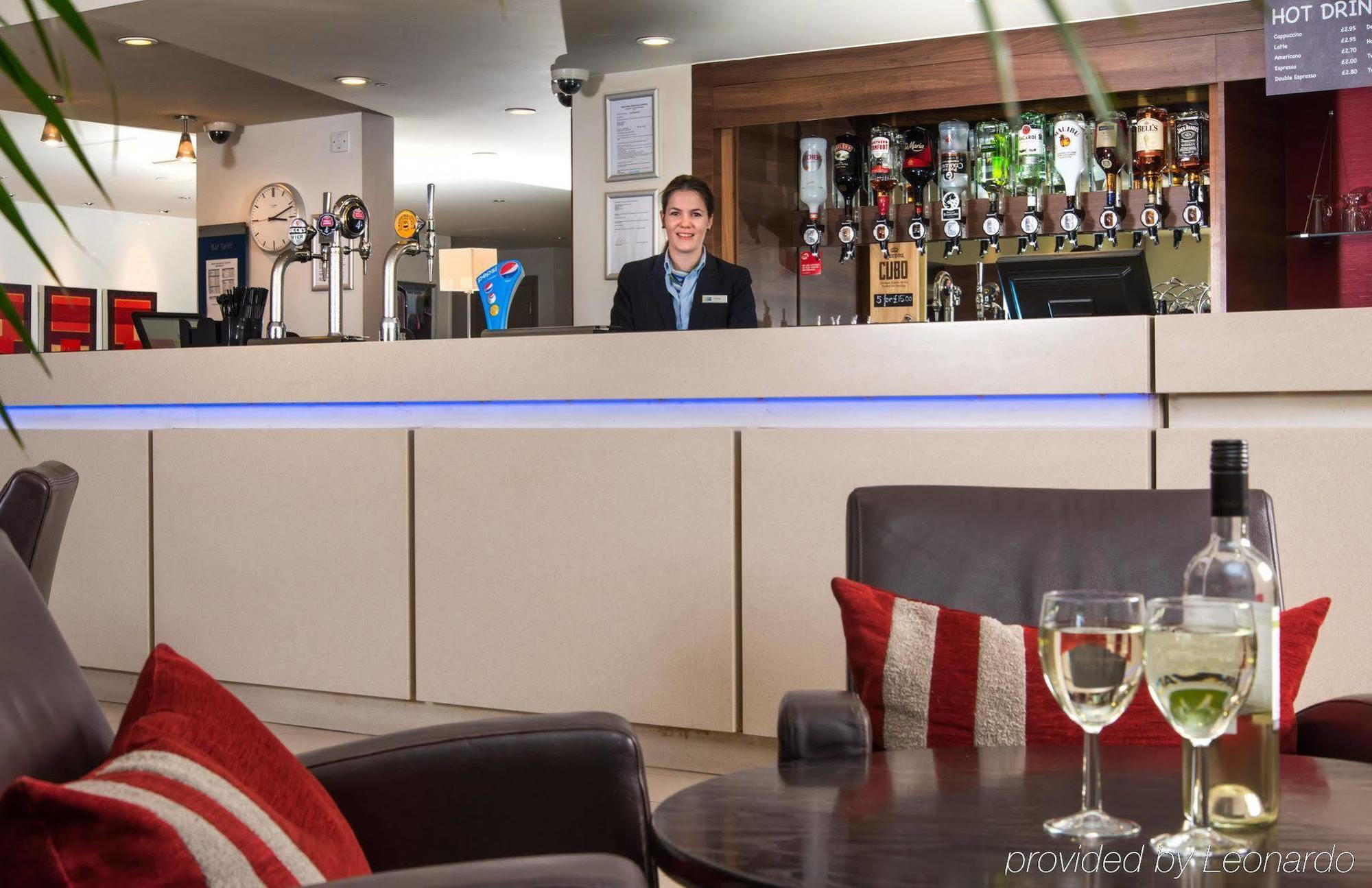 Holiday Inn Express London - Dartford By Ihg Bagian luar foto