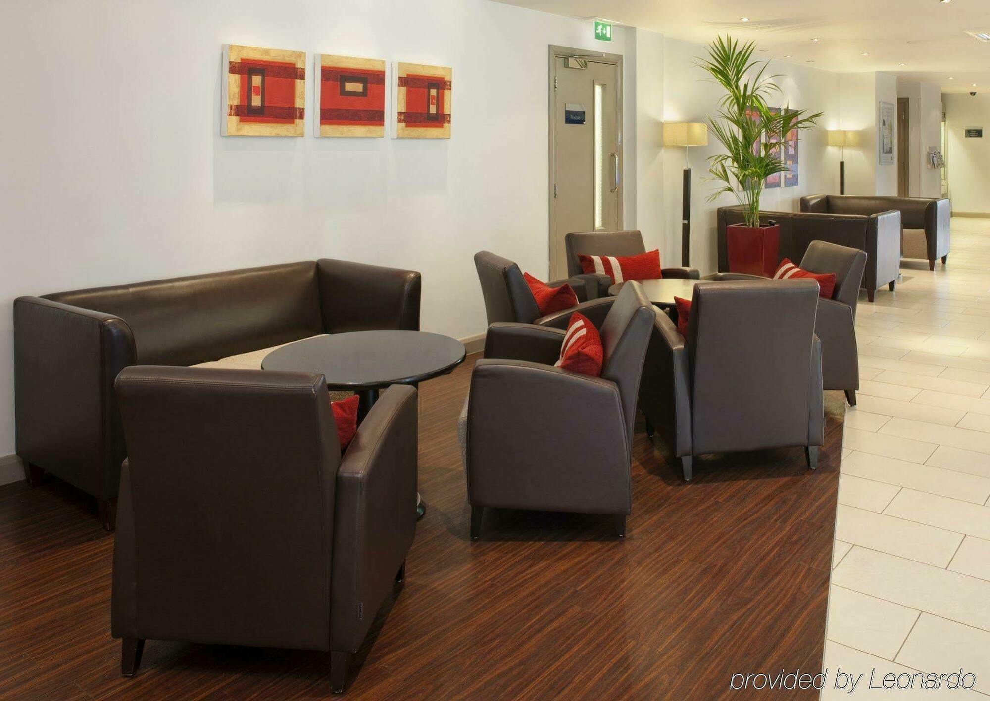 Holiday Inn Express London - Dartford By Ihg Bagian luar foto