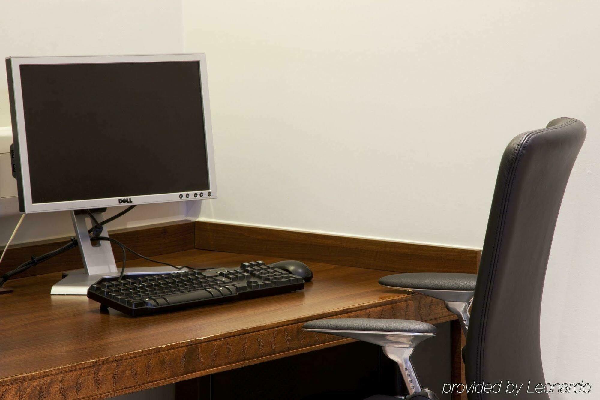 Holiday Inn Express London - Dartford By Ihg Bagian luar foto